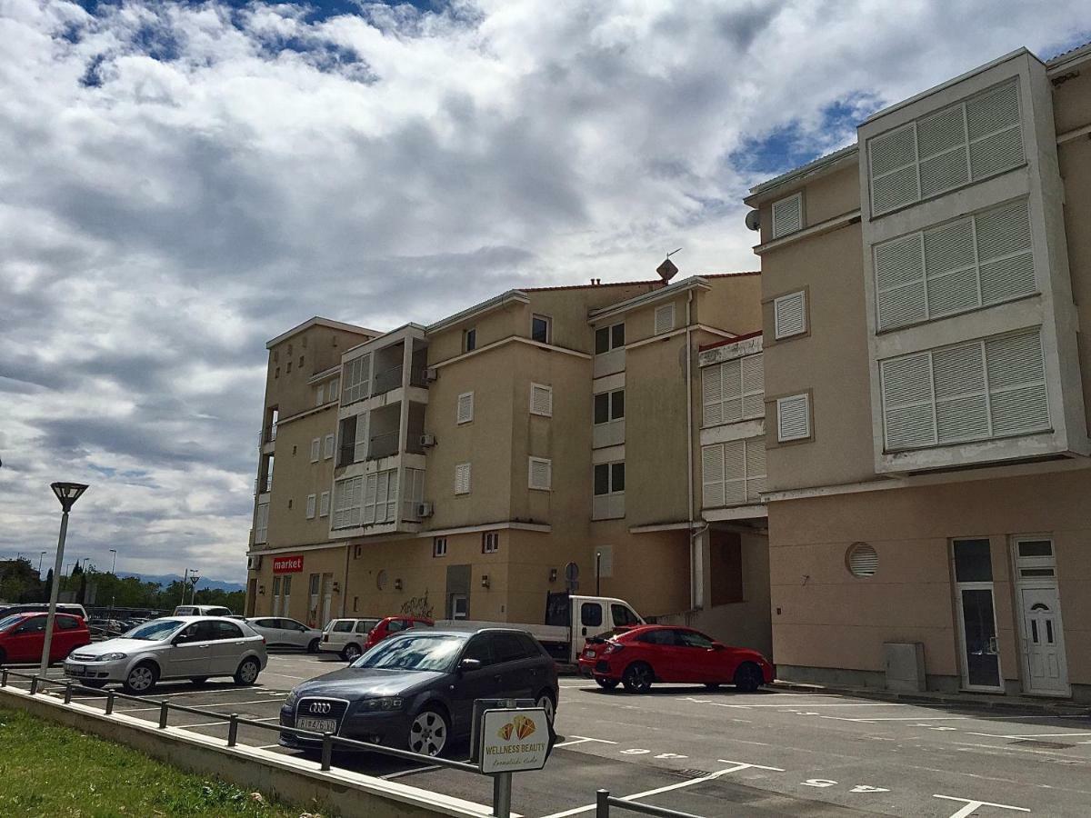 Apartment Marina Novi ノヴィ・ヴィノドロスキー エクステリア 写真
